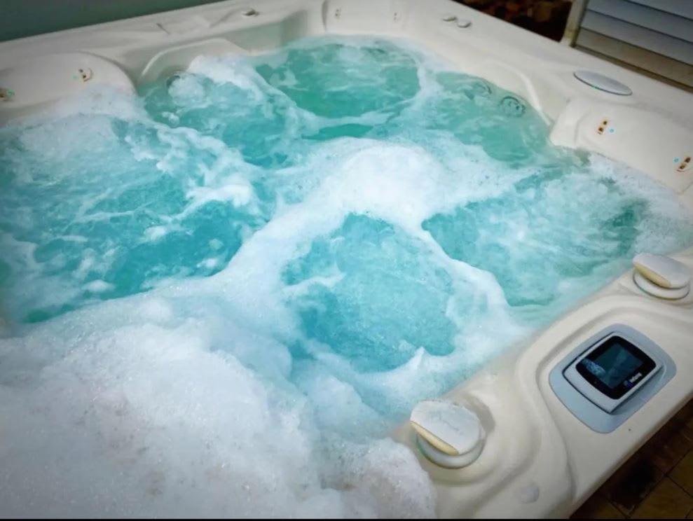 Stylish 4B 3B -King Bed- Jacuzzi Villa Charlotte Dış mekan fotoğraf